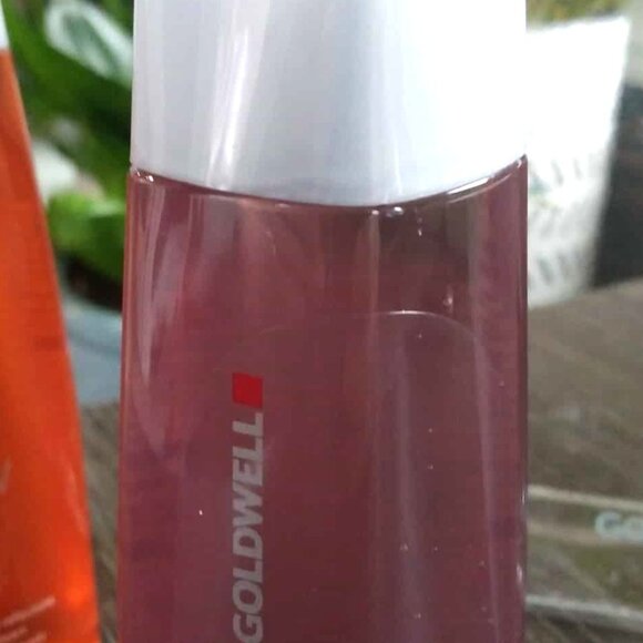 Goldwell Color Glow Blonde Shampoo & Treatment - Picture 2 of 5